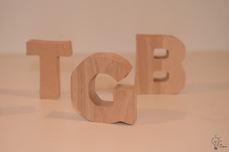Leger Typisch Pelgrim TiDee - Letero - Houten letters op maat - gefreesd - 10 cm - TiDee